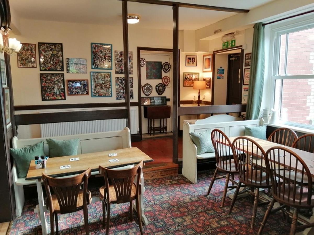 Lion Hotel Llanbister Εξωτερικό φωτογραφία
